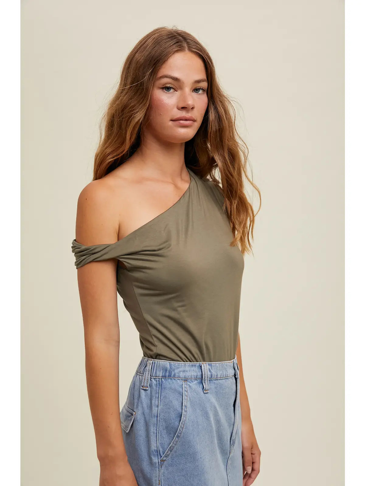 Asymmetrical One Shoulder Knit top