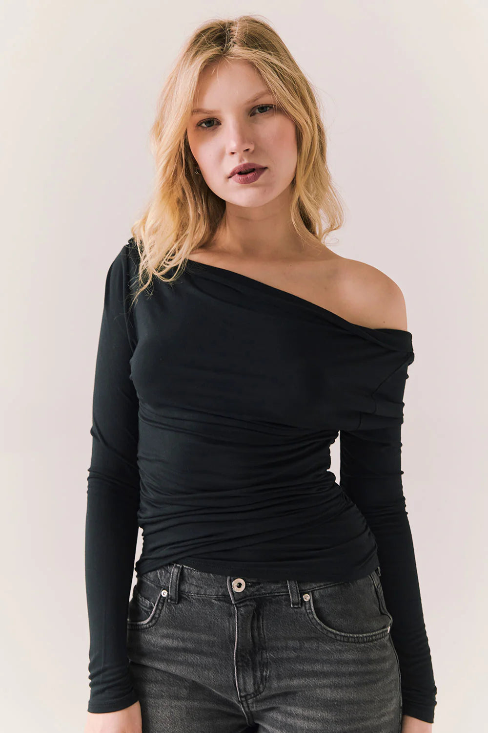 Ivy Black Long Sleeve Top – Off-the-Shoulder Fitted Shirt in True Black