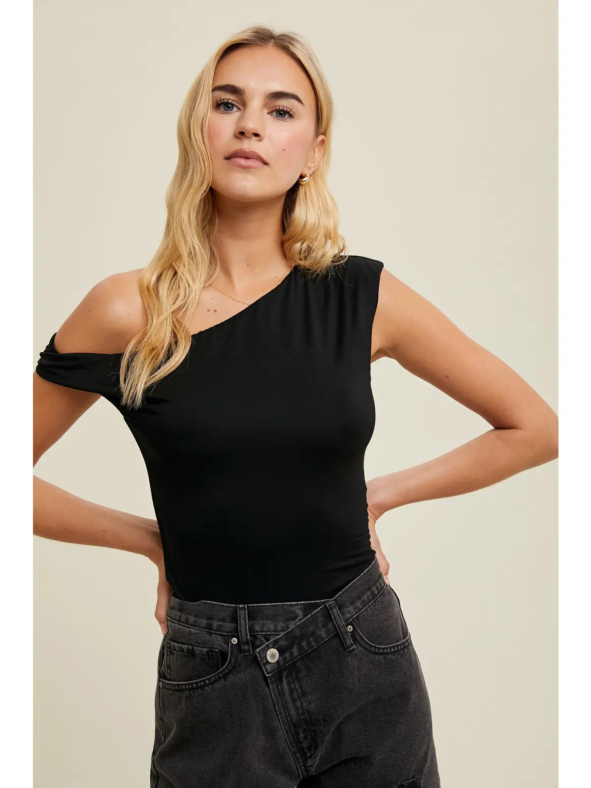 Asymmetrical One Shoulder Knit top