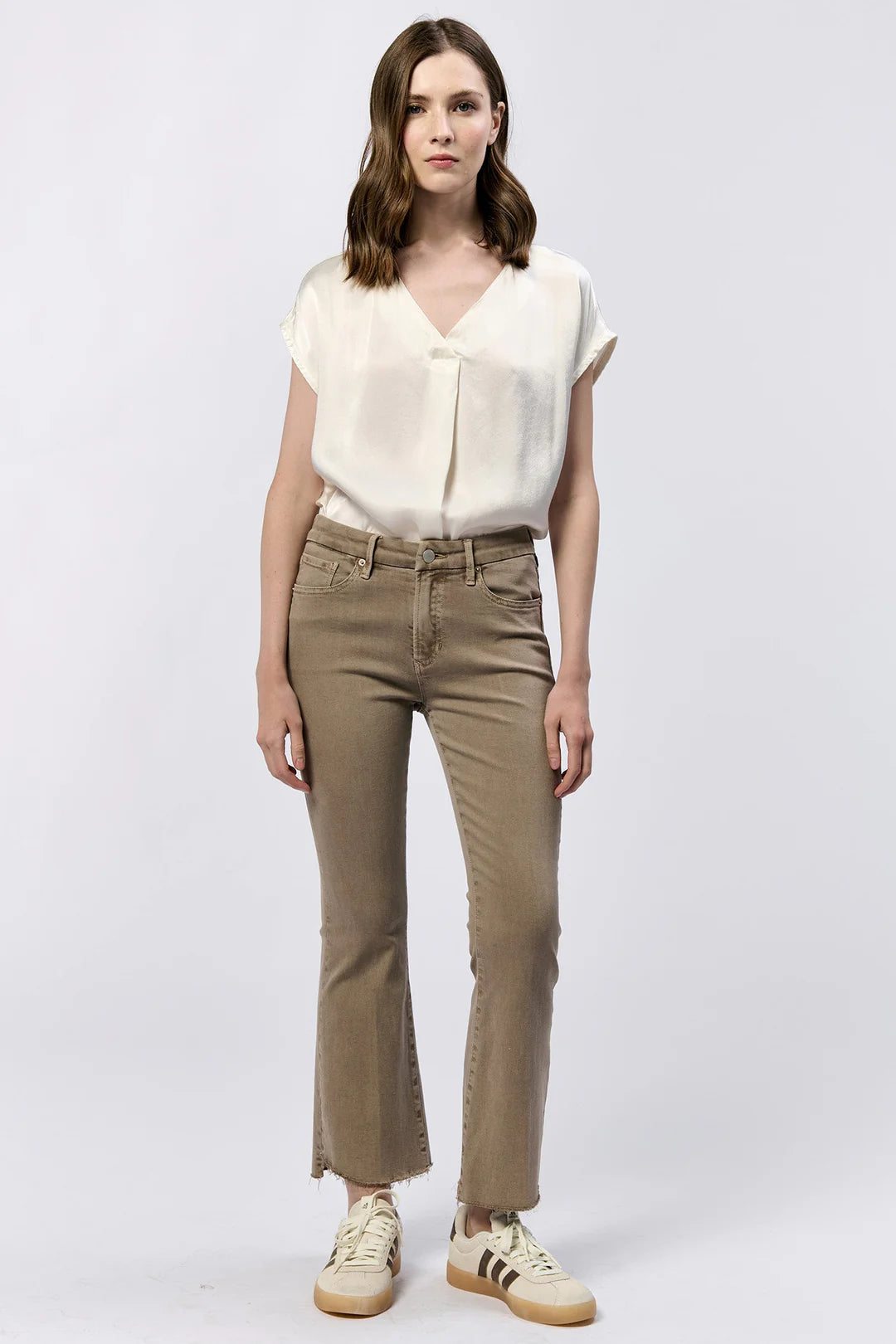 JEANNE MID RISE CROPPED FLARE JEANS MINK