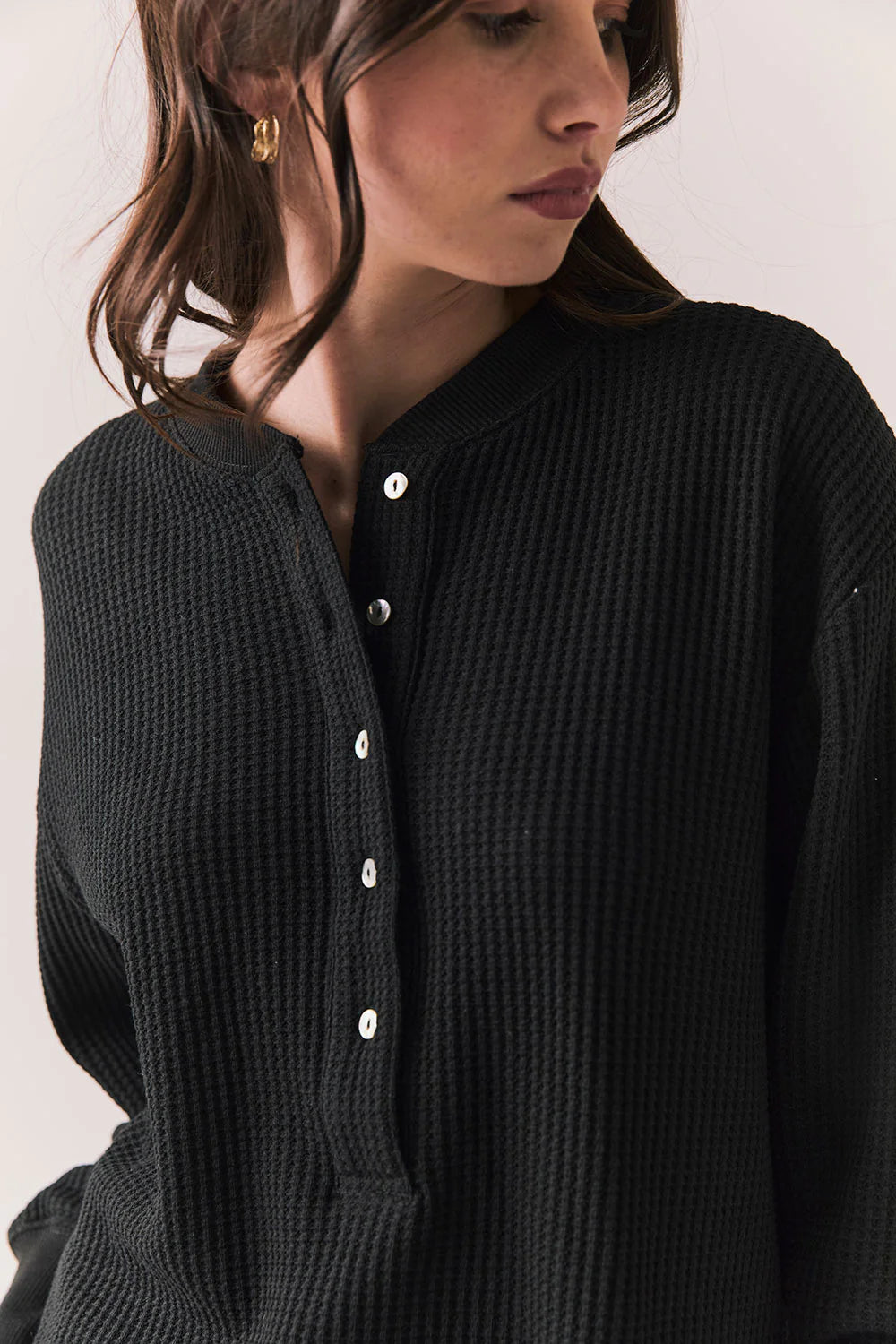 Thayne Long Sleeve – Cropped Henley in True Black