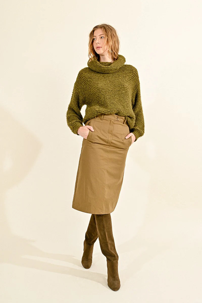 WIDE TURTLENECK SWEATER