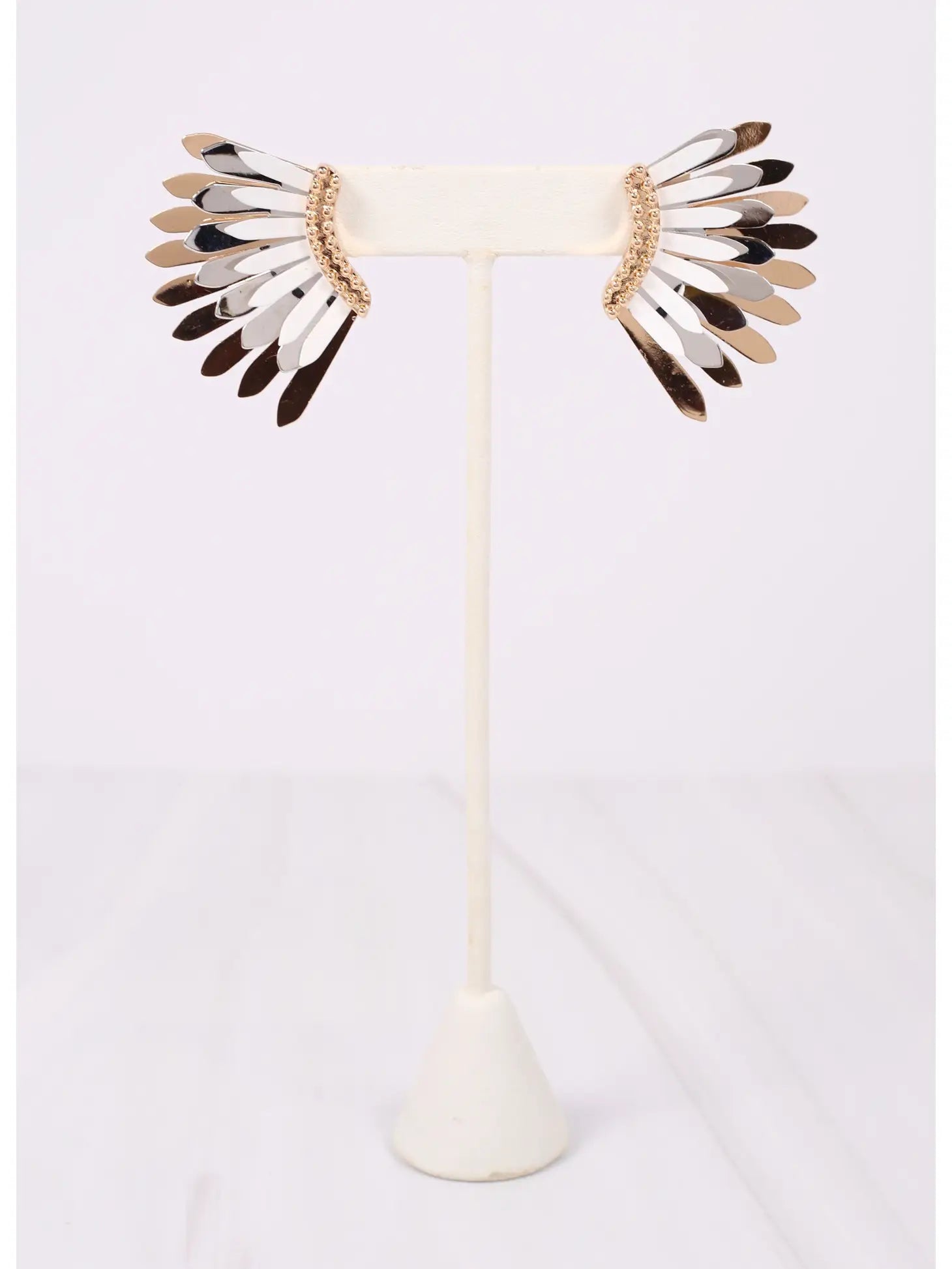 Fernie Metal Fan Earring White