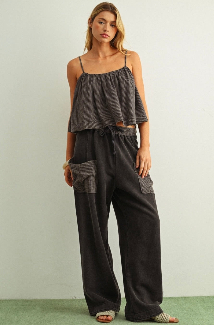 Stripe Pattern Contrasted Wide Sweatpants