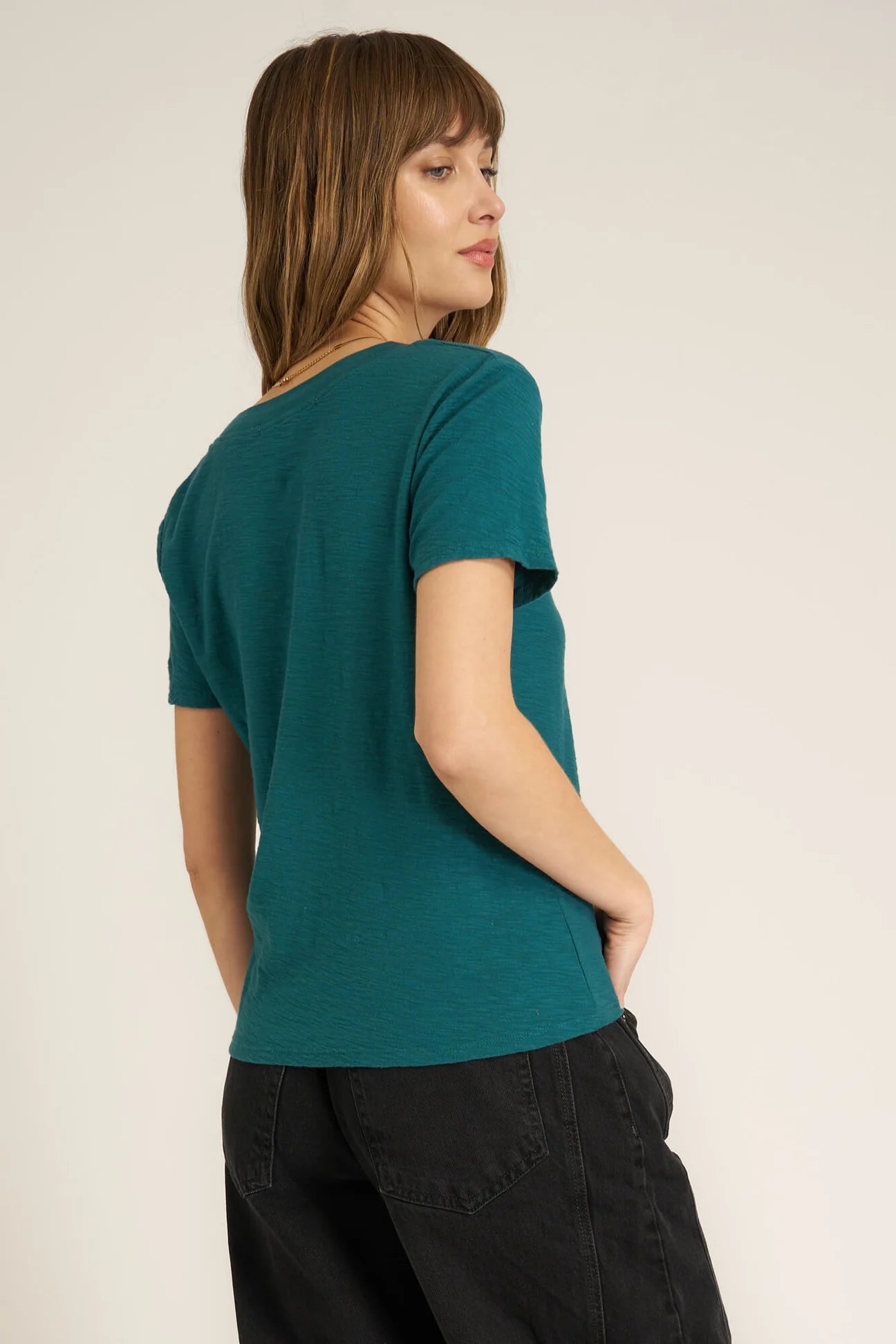 PLATA NOTCHED TEE - PACIFIC TEAL