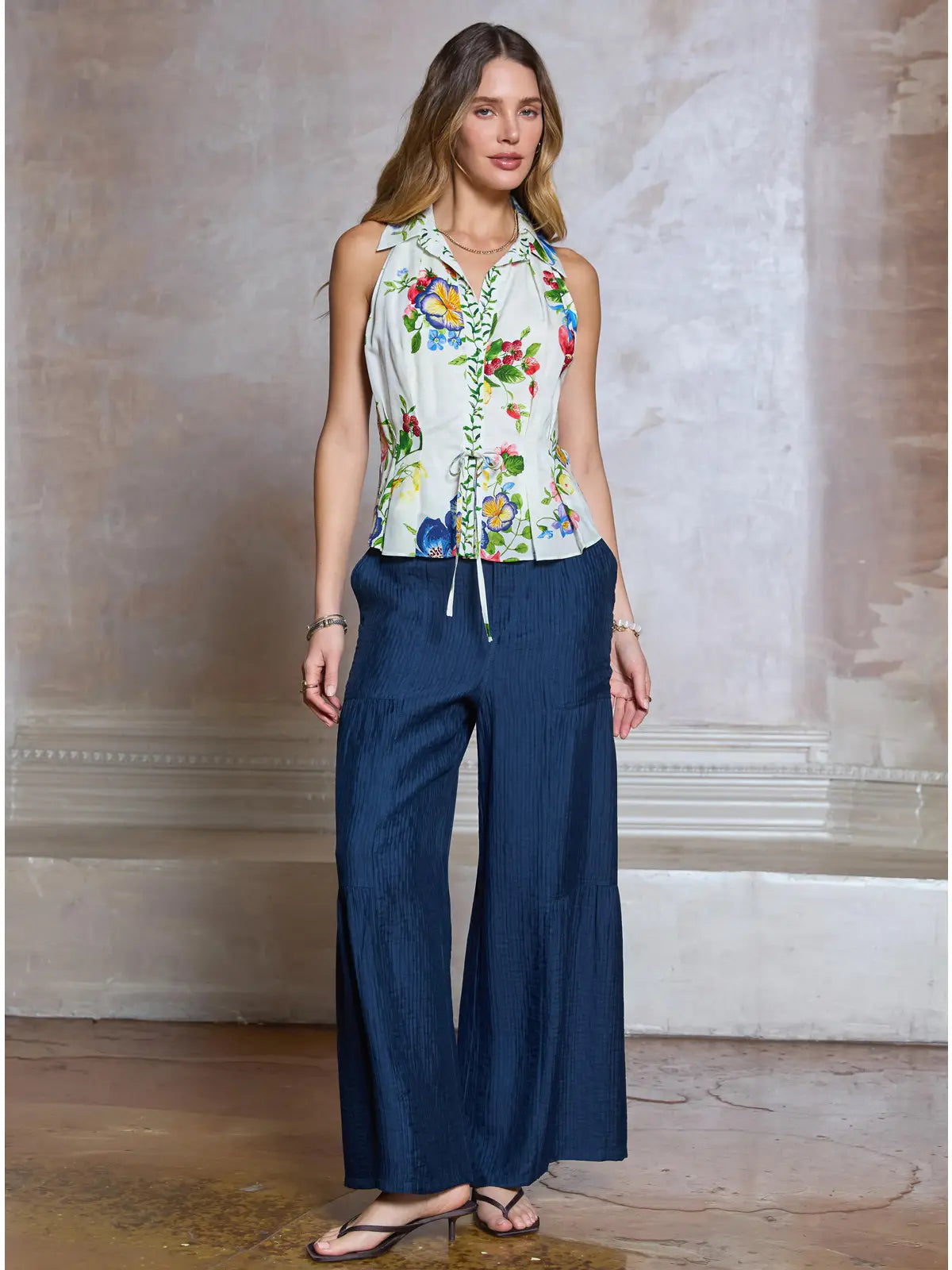 Floral Printed Halter-Neck Sleeveless Blouse