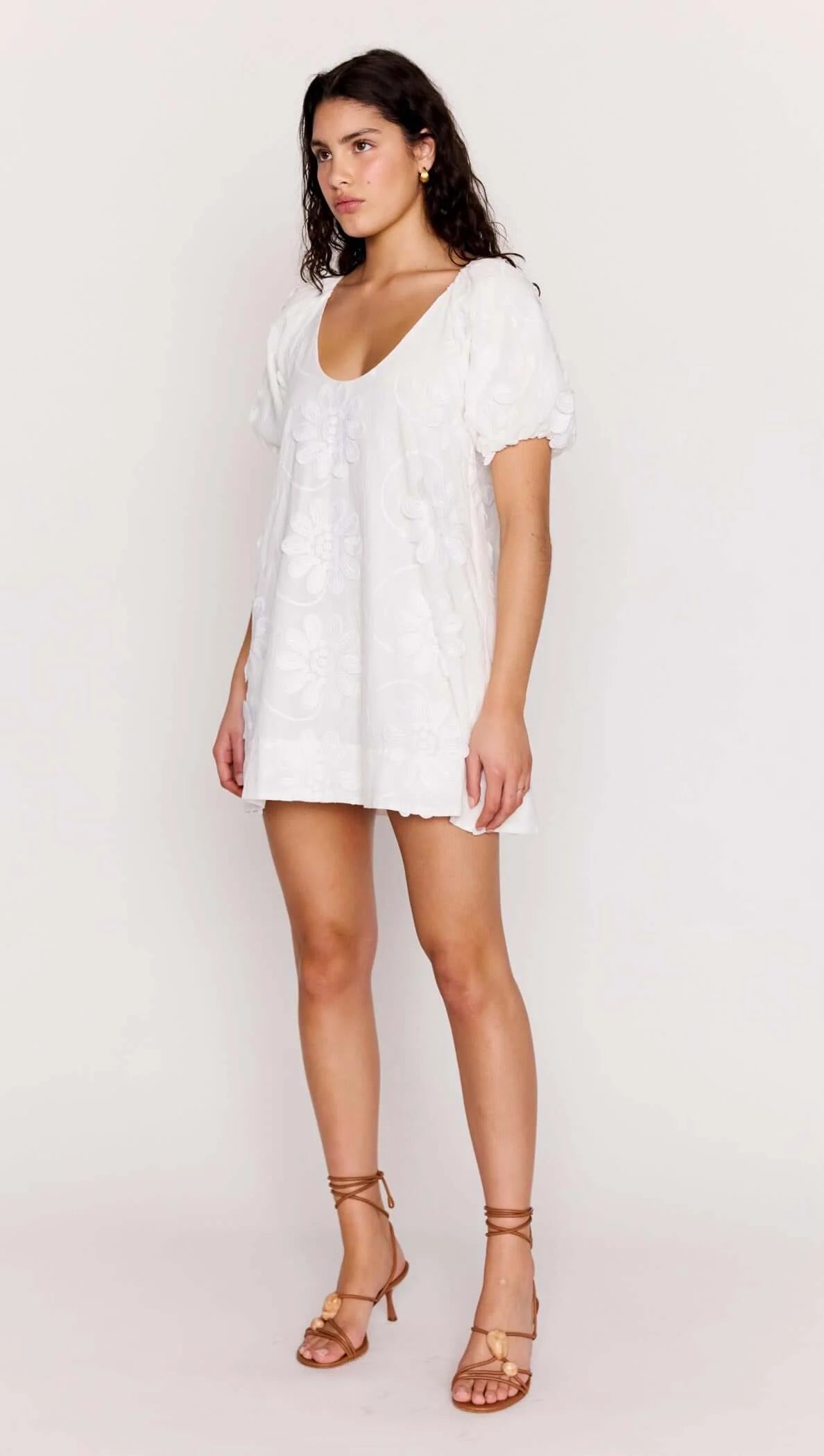 WHITE COTTON FLORAL APPLIQUE SMOCK MINI DRESS