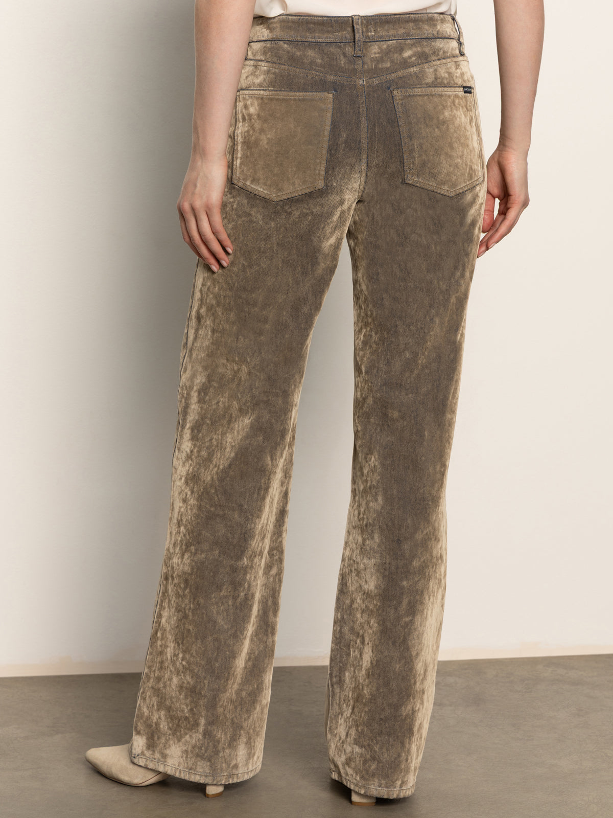 CADENCE RELAXED STRAIGHT JEAN LIGHT BRONZE
