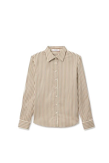gisele
poplin long sleeve button up