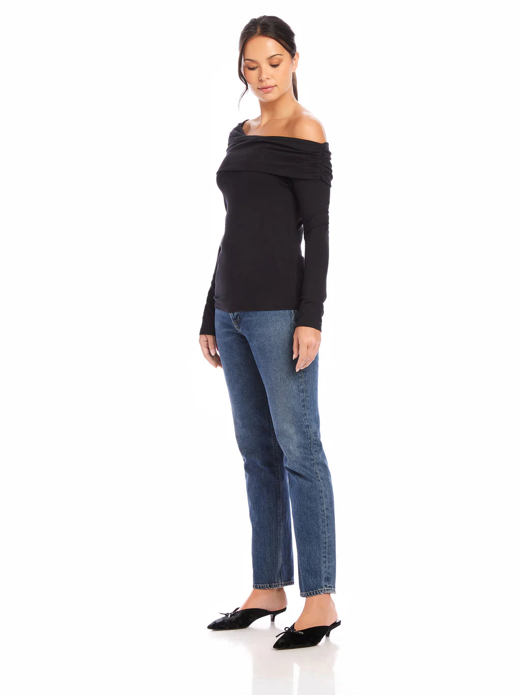 ASYMMETRIC ONE-SHOULDER TOP