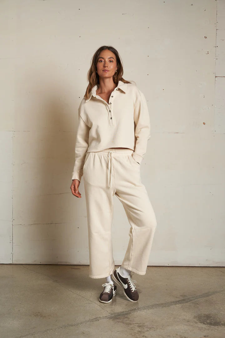 fallon
fleece barrel leg sweatpant