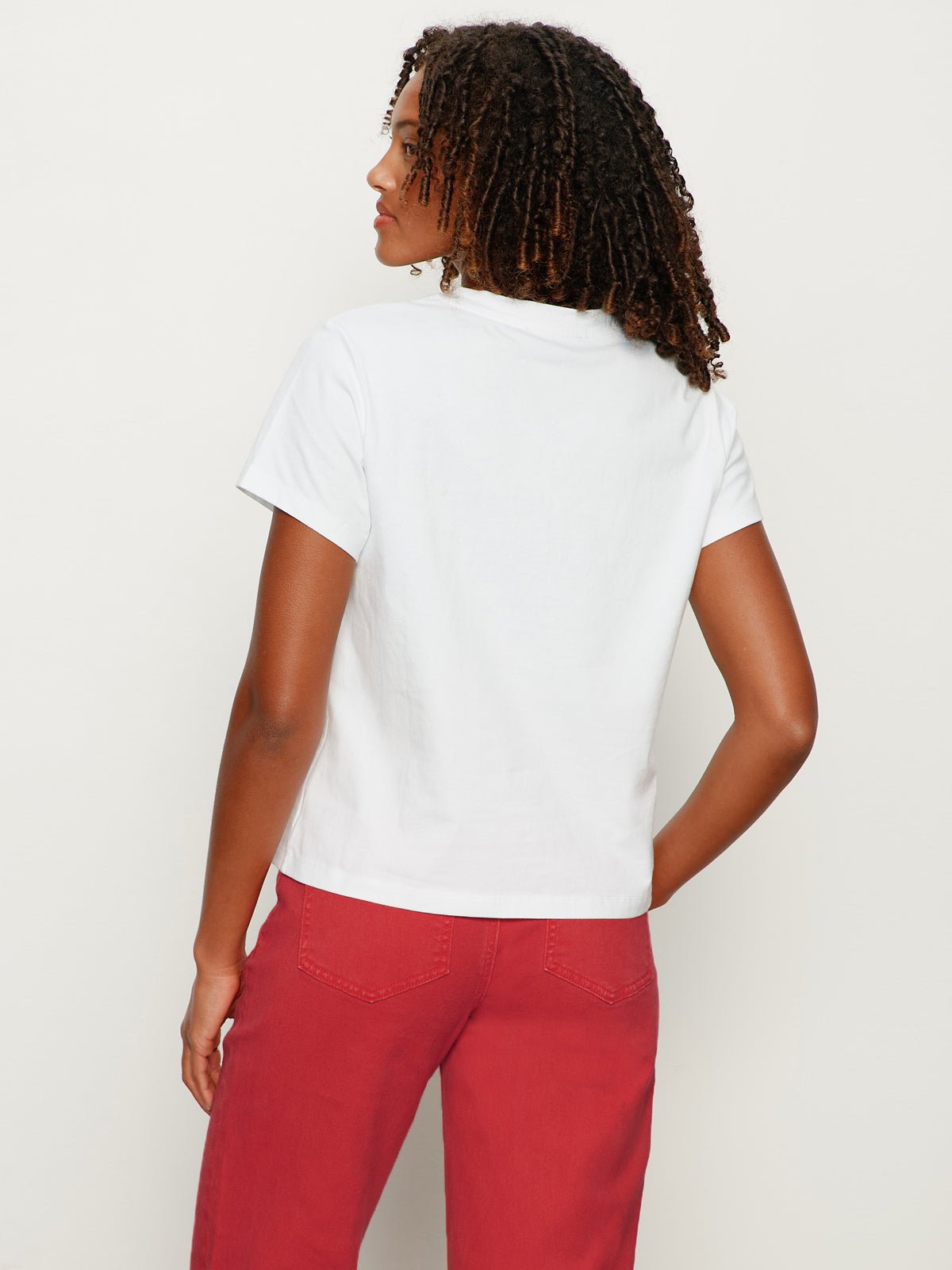 EMBELLISHED TEE WHITE WITH CHERRY LACQUER