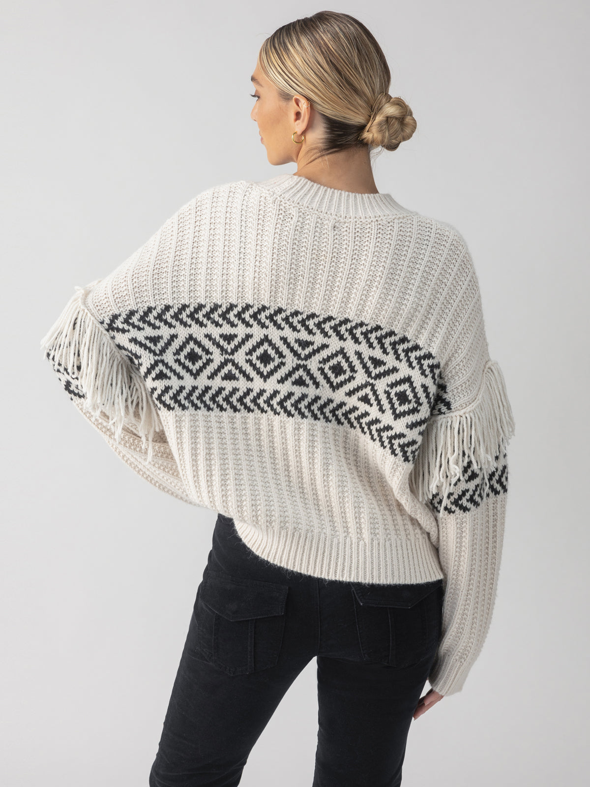 ARTISAN FRINGE SWEATER CHALK AND BLACK