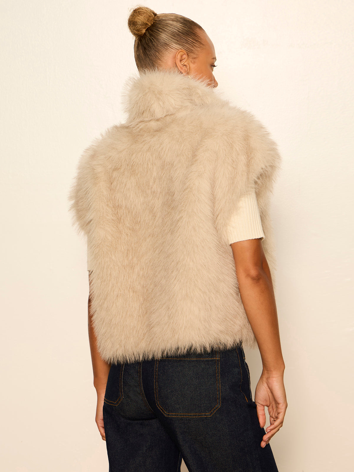 SILKY FUR VEST ARCTIC HARE