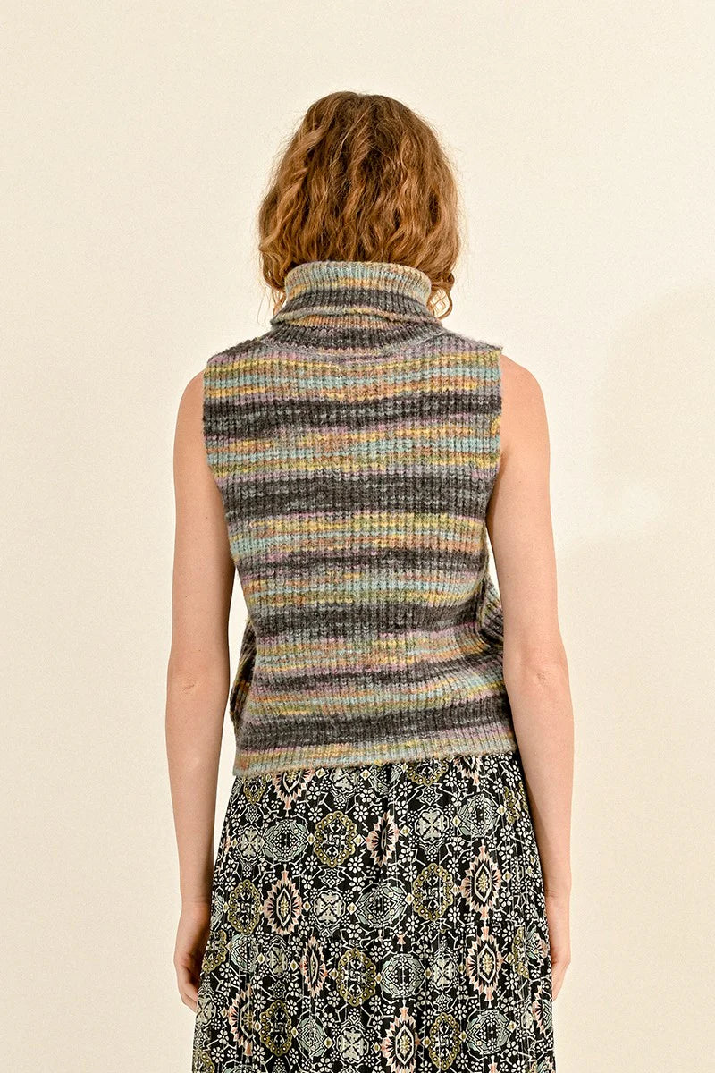 MULTICOLOR SLEEVELESS TURTLENECK SWEATER