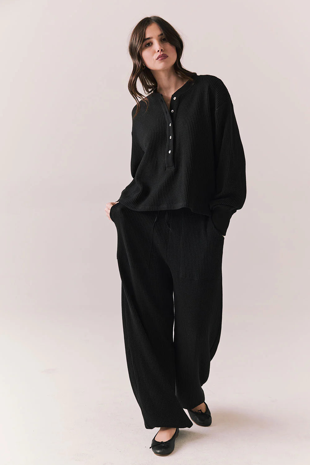 Thayne Long Sleeve – Cropped Henley in True Black