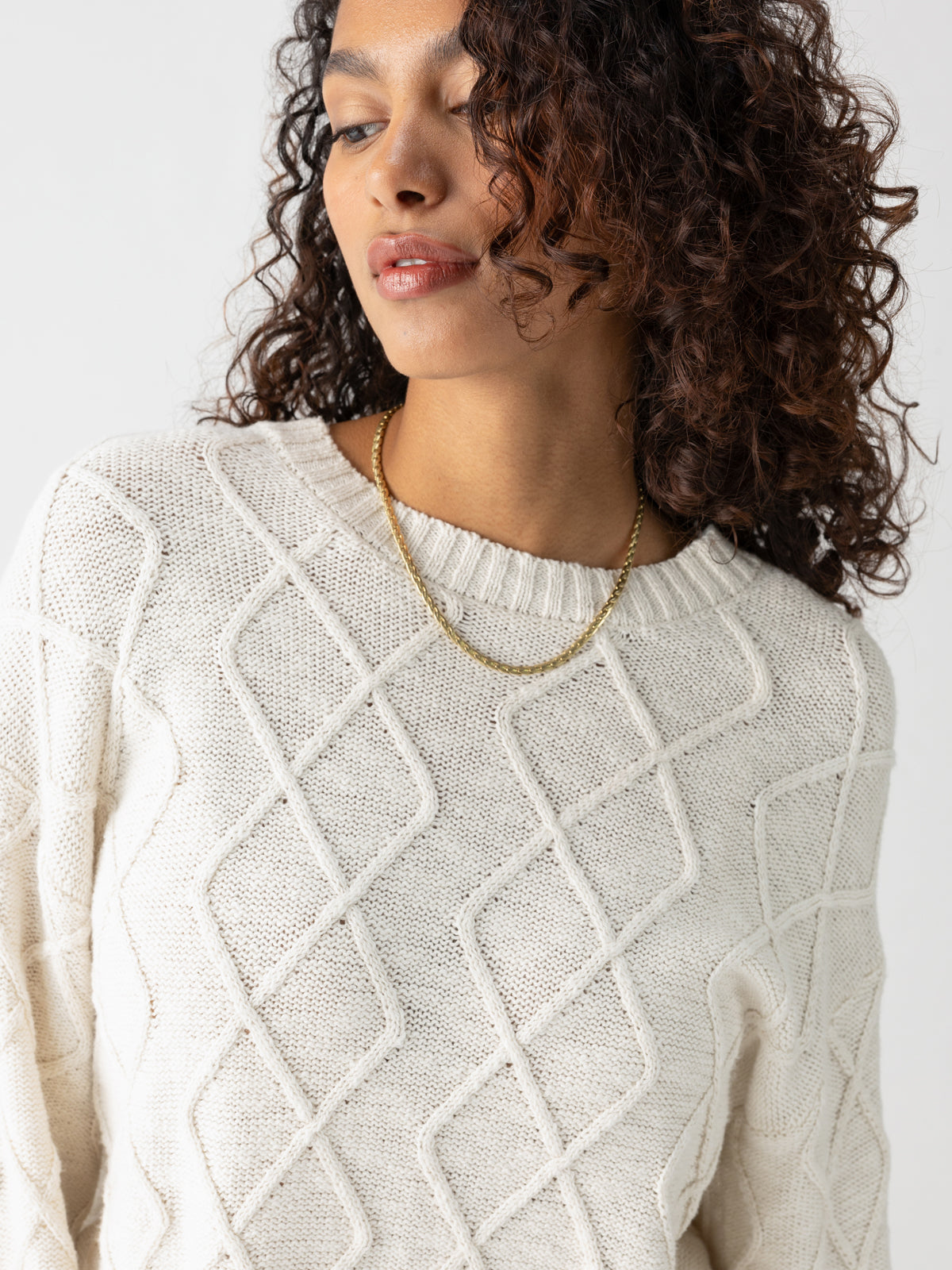 COASTAL CABLE CREWNECK SWEATER CHALK